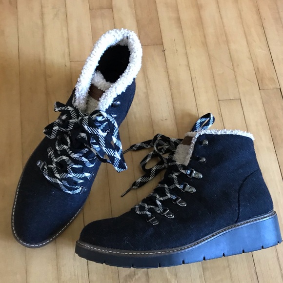 Dr.Scholl’s So Comfy Wedge Bootie - Picture 3 of 16